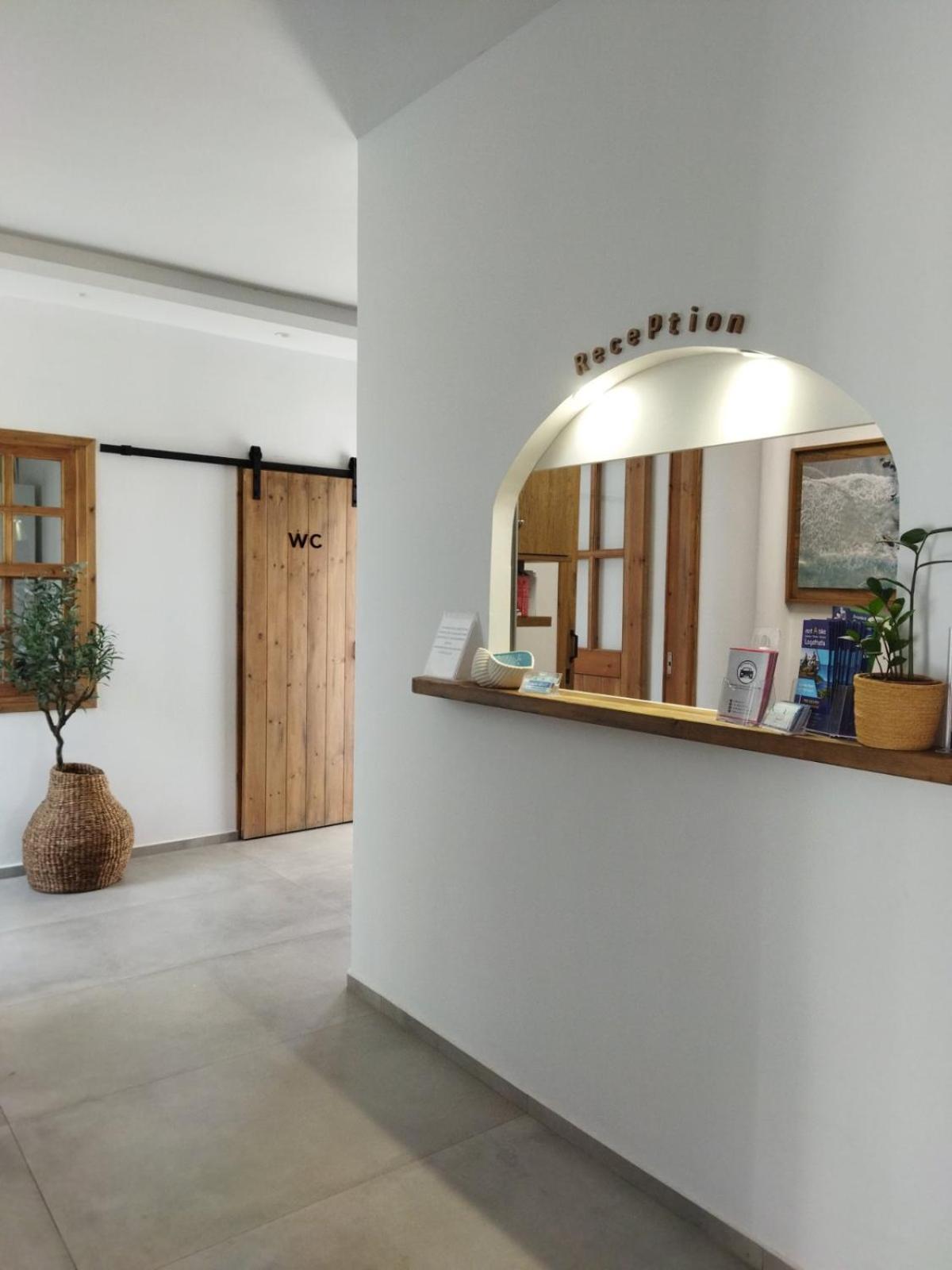 Hotel Flisvos Megalochori  외부 사진